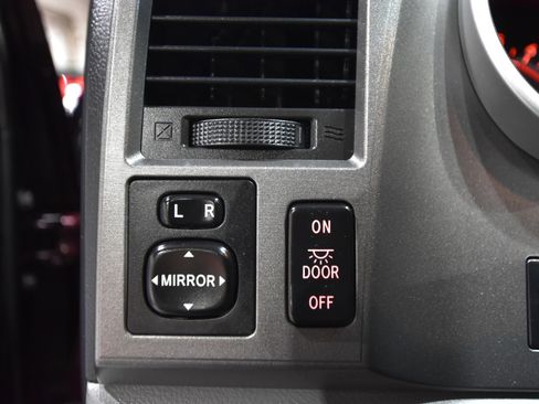 Used 2017 Toyota Sequoia SR5 image 19