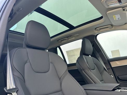 New 2026 Volvo XC90 T8 Plus AWD/4WD image 14