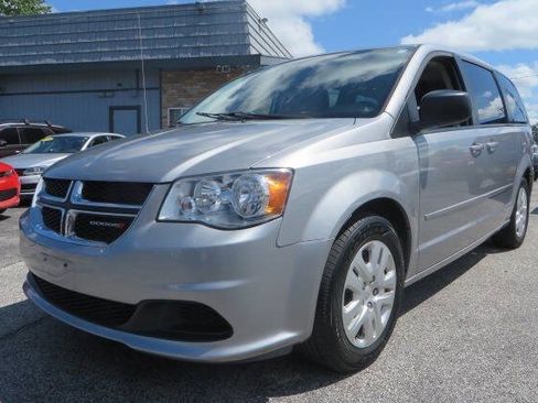 Used 2016 Dodge Grand Caravan SE w/ Quick Order Package 29E SE FWD image 1