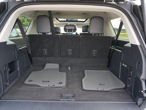 Used 2025 Ford Expedition Max Platinum w/ Driver's Package AWD/4WD image 30