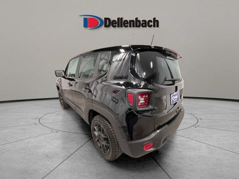 Used 2023 Jeep Renegade Latitude AWD/4WD image 3