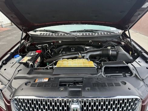 Used 2018 Lincoln Navigator Reserve image 16