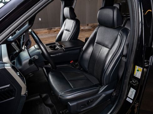 Used 2022 Ford F250 Lariat w/ Black Appearance Package image 27