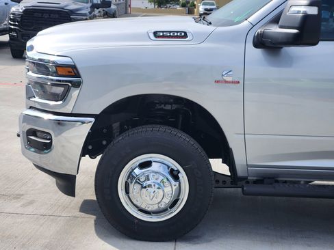 New 2026 RAM 3500 Tradesman AWD/4WD image 10