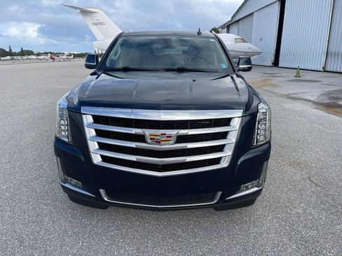 Used 2020 Cadillac Escalade Luxury RWD image 9