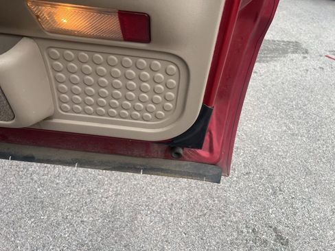 Used 2001 Ford F250 Lariat image 11