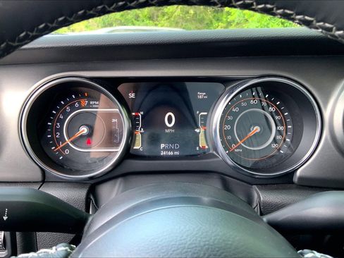 Used 2023 Jeep Gladiator Sport AWD/4WD image 22