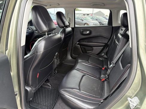 Used 2018 Jeep Compass Trailhawk w/ Leather Interior Group AWD/4WD image 14