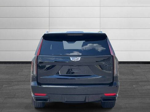 Certified 2023 Cadillac Escalade ESV Sport Platinum w/ Heavy-Duty Trailer Package AWD/4WD image 4