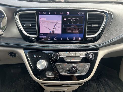Used 2021 Chrysler Pacifica Touring-L w/ Premium & Safety Sphere Group FWD image 23