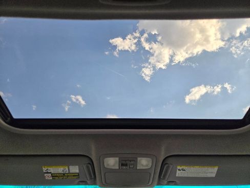 Used 2005 Toyota Highlander 2WD V6 w/ 3rd Row image 38