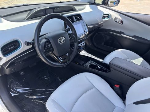 Used 2021 Toyota Prius XLE w/ Carpet Mat Package (TMS) AWD/4WD image 18
