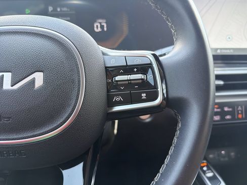 Used 2025 Kia Sorento S FWD image 29