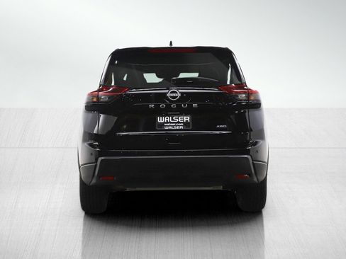 Used 2025 Nissan Rogue SV image 4