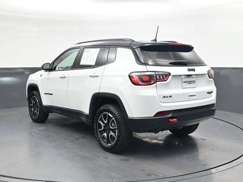 Used 2025 Jeep Compass Trailhawk w/ Trailhawk Convenience Group AWD/4WD image 8