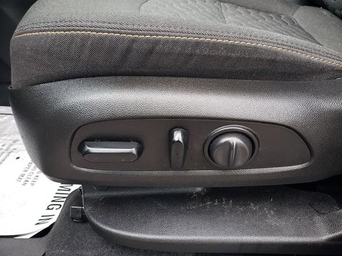 Used 2020 Chevrolet Equinox LT image 21