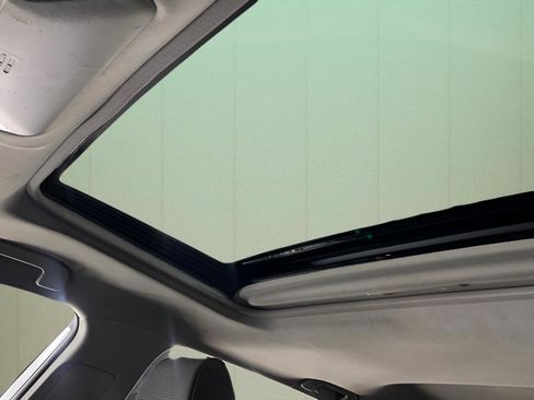 Used 2022 Toyota RAV4 XLE image 34