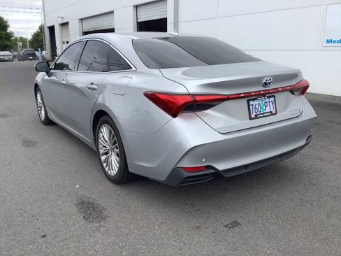 Used 2022 Toyota Avalon Limited w/ Advanced Safety Package FWD image 3