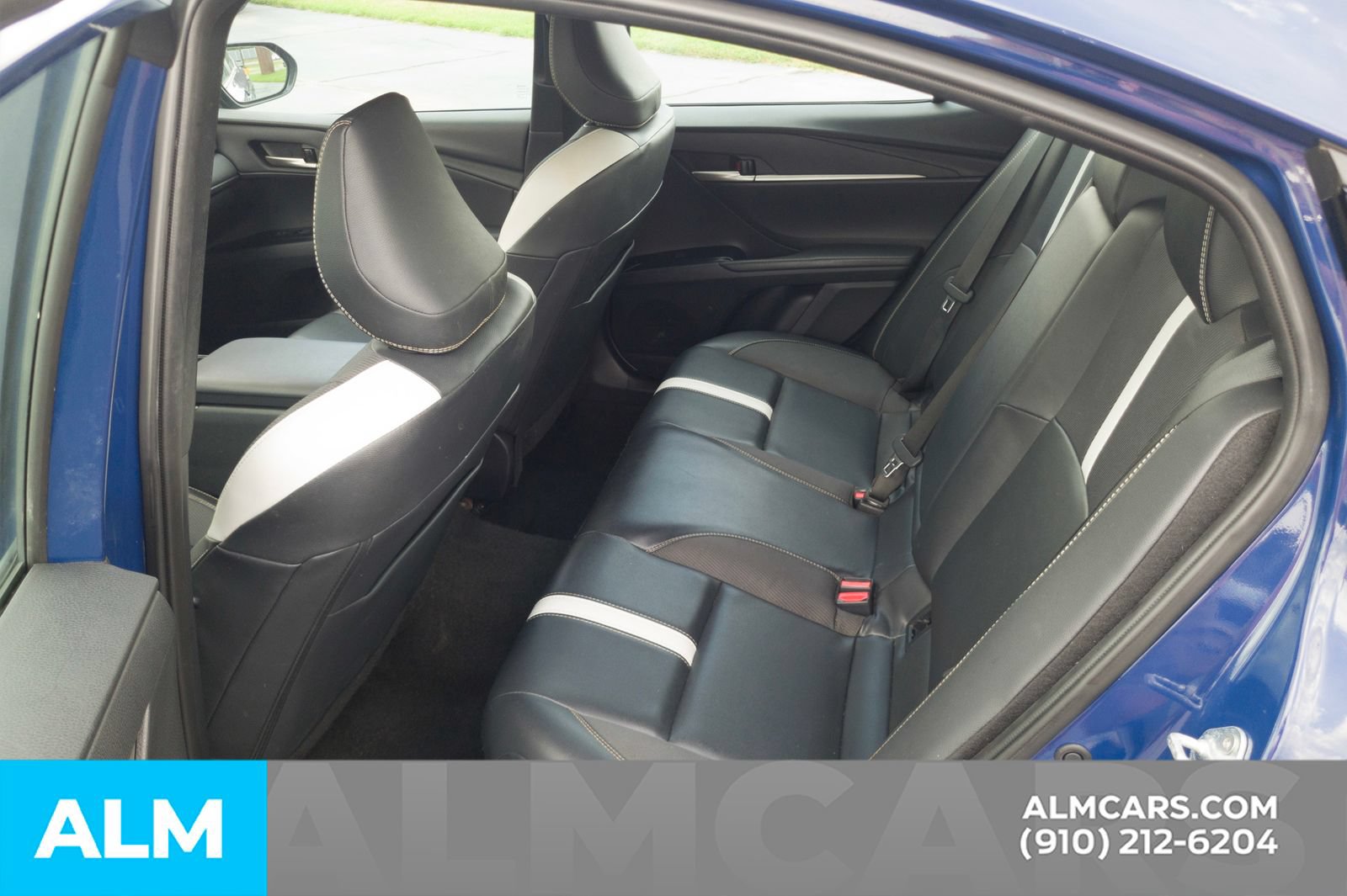 Used 2025 Toyota Camry SE FWD image 16