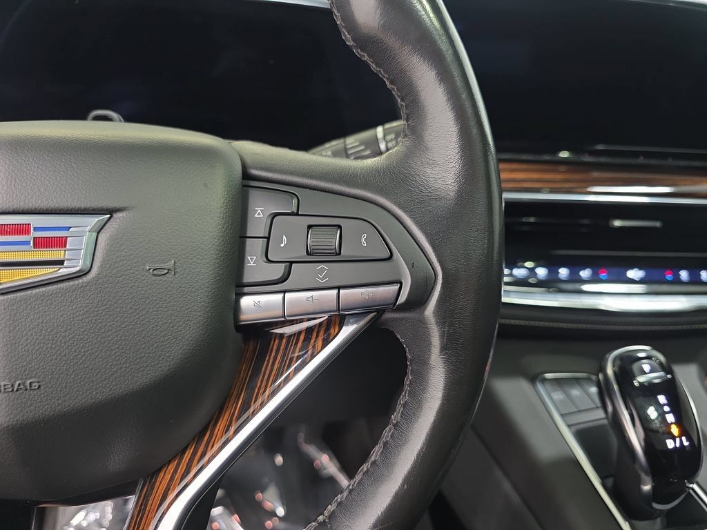 Used 2022 Cadillac Escalade Premium Luxury w/ Performance Package AWD/4WD image 18
