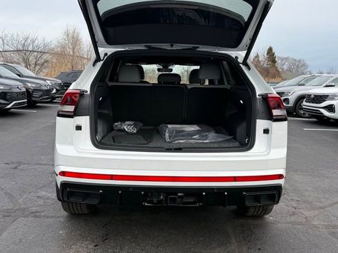 New 2026 Volkswagen Atlas Cross Sport SEL R-Line image 3