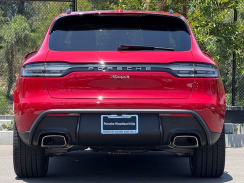 Used 2025 Porsche Macan image 6