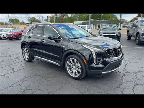 Used 2023 Cadillac XT4 Premium Luxury AWD/4WD image 2
