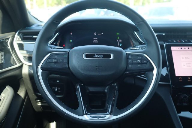 Used 2024 Jeep Grand Cherokee Trailhawk AWD/4WD image 8