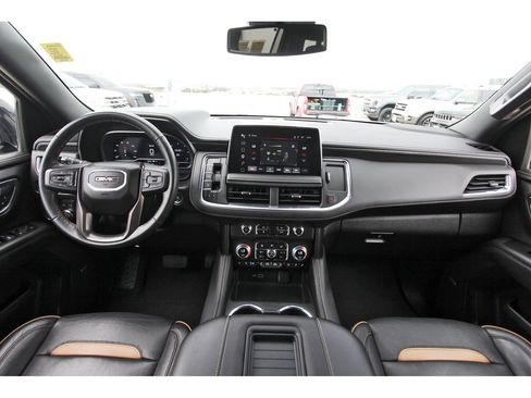 Used 2024 GMC Yukon XL AT4 w/ AT4 Premium Package AWD/4WD image 9