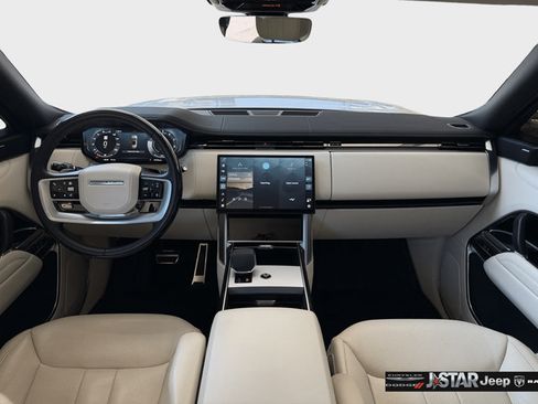 Used 2025 Land Rover Range Rover SE AWD/4WD image 9