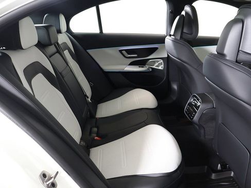 Used 2026 Mercedes-Benz E 53 AMG e 4MATIC Sedan image 40