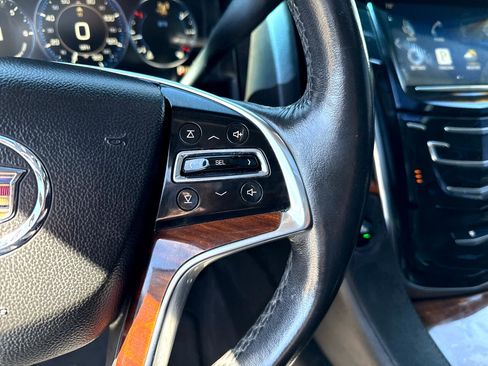 Used 2015 Cadillac Escalade Luxury image 23