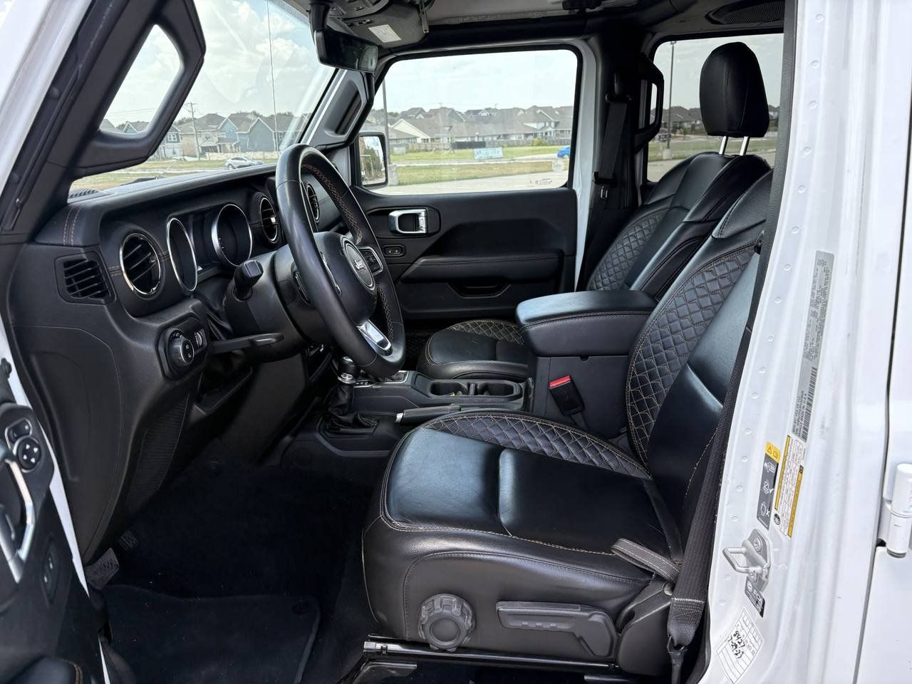 Used 2023 Jeep Gladiator Overland AWD/4WD image 10