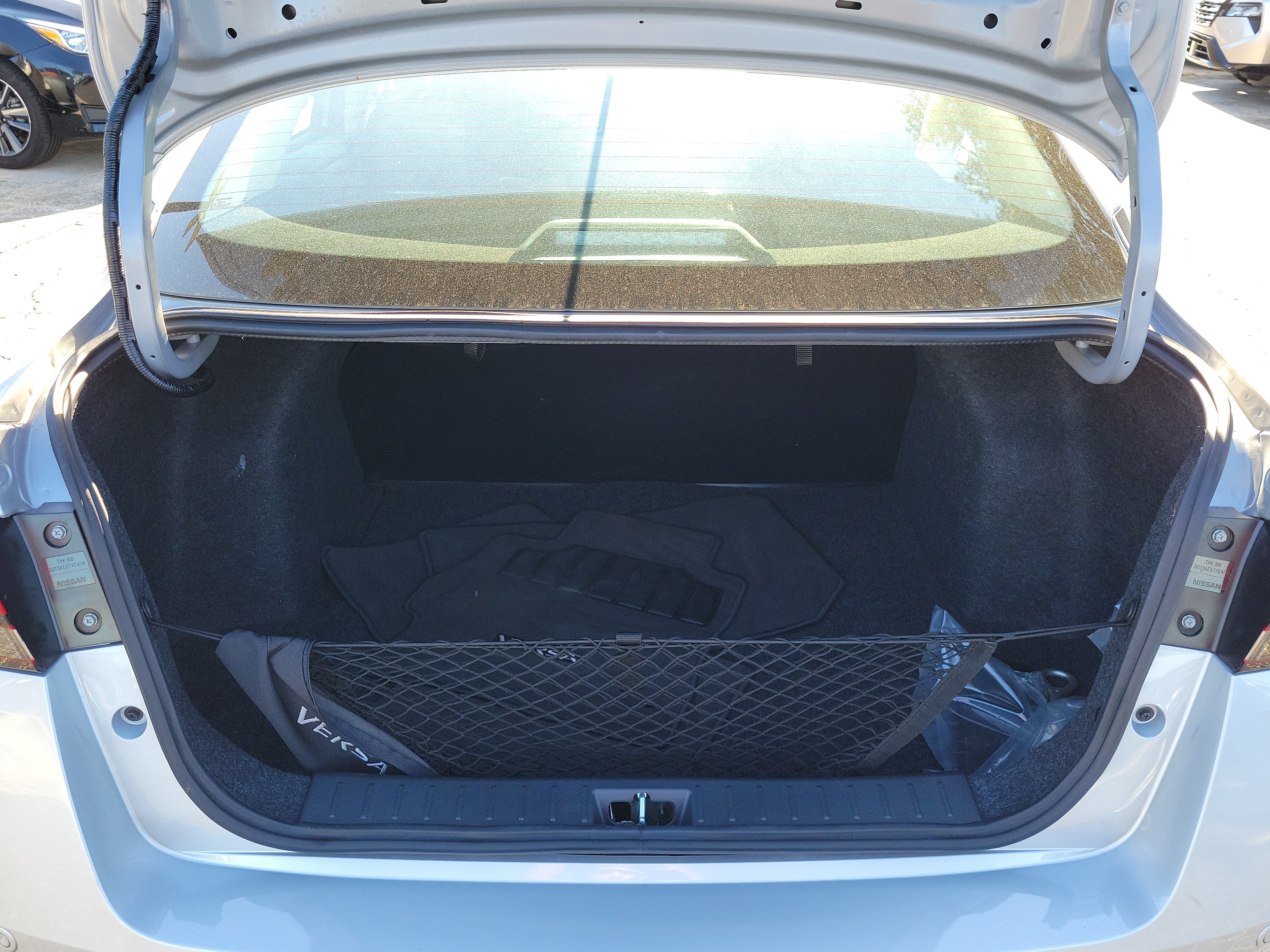 Used 2025 Nissan Versa S w/ Trunk Package FWD image 9