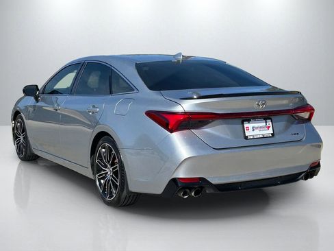 Used 2019 Toyota Avalon XSE image 7