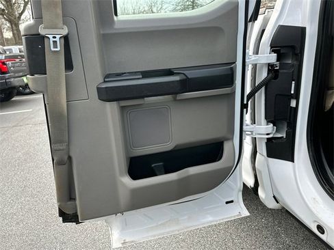 Used 2017 Ford F150 XL w/ Equipment Group 101A Mid image 16