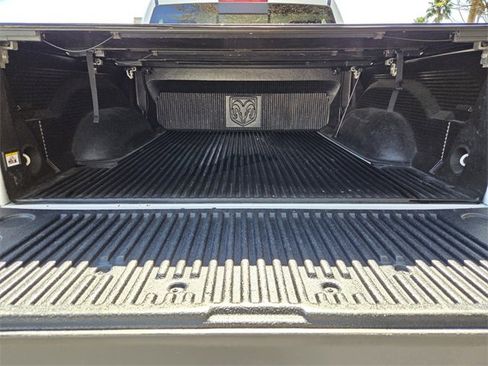 Used 2017 RAM 1500 Laramie image 9