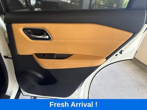 Used 2021 Nissan Rogue Platinum FWD image 15
