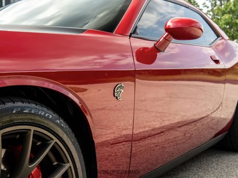 Used 2016 Dodge Challenger SRT Hellcat RWD image 81