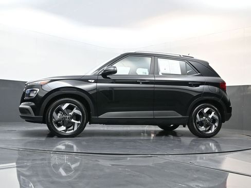 Certified 2025 Hyundai Venue SEL image 28