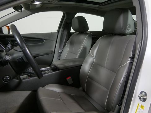 Used 2017 Chevrolet Impala Premier w/ Enhanced Convenience Package image 7