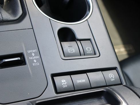 Used 2022 Toyota Highlander XSE FWD image 18