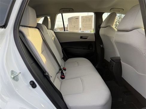 Used 2024 Toyota Corolla Cross L image 17