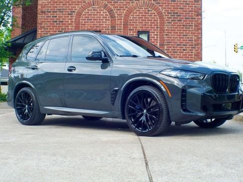 Used 2024 BMW X5 M60i image 3
