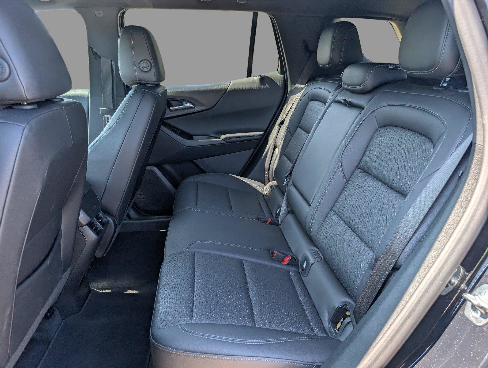 Certified 2025 Chevrolet Equinox LT w/ Convenience Package II FWD image 33