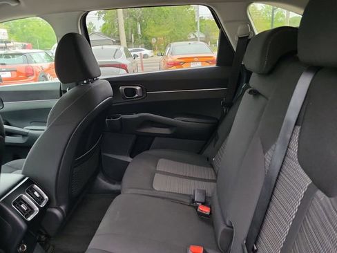 Used 2025 Kia Sorento LX image 30