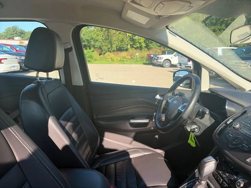 Used 2017 Ford C-MAX Energi SE w/ Equipment Group 402A FWD image 13