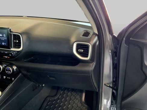 Certified 2025 Hyundai Venue SEL FWD image 18