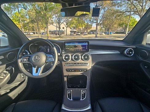 Used 2022 Mercedes-Benz GLC 300 4MATIC w/ Multimedia Package Lite image 26