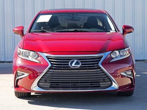 Used 2016 Lexus ES 350 Premium w/ Navigation System Package image 6